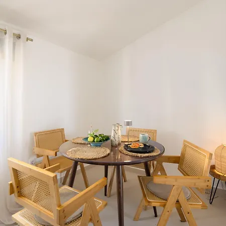 Апартаменти Mia Penthouse With Panoramic Terrace Макарська