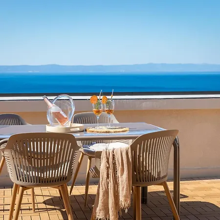 Апартаменти Mia Penthouse With Panoramic Terrace *