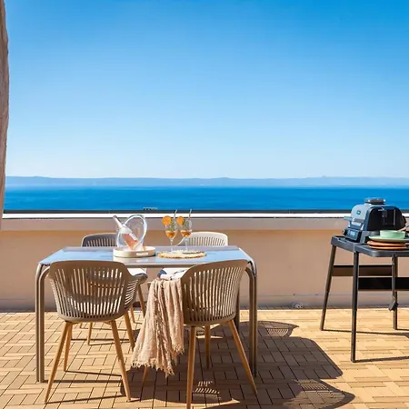 Mia Penthouse With Panoramic Terrace Апартаменти Макарська
